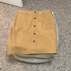 Old navy khaki skirt🎍 NWT